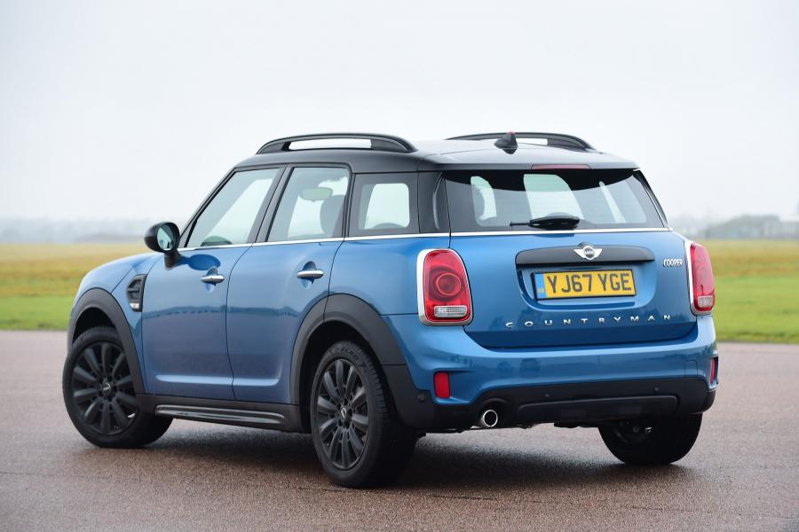  Mini Cooper Countryman (F60) 2017 года  (UK) (фото 12 из 13)